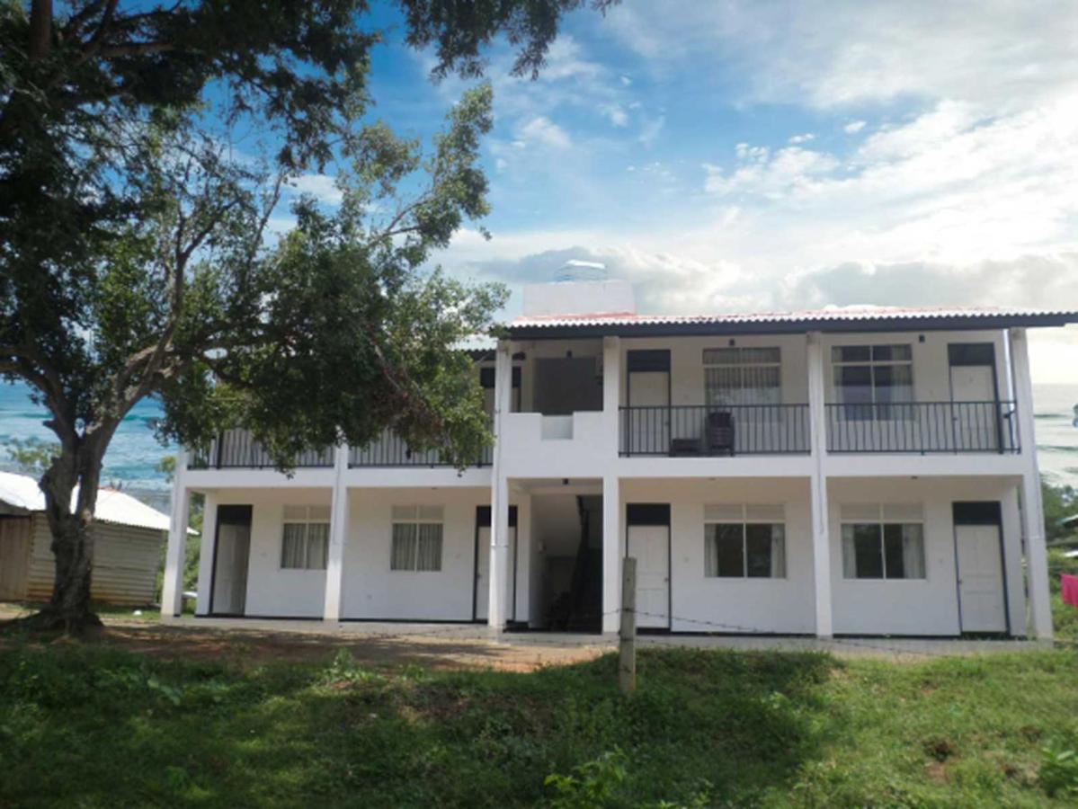 Romana Rest Kataragama Bagian luar foto