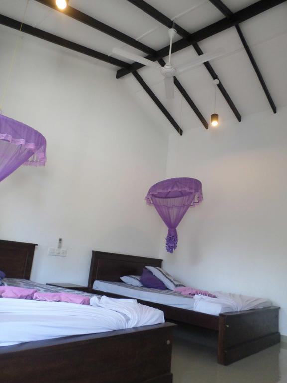 Romana Rest Kataragama Bagian luar foto